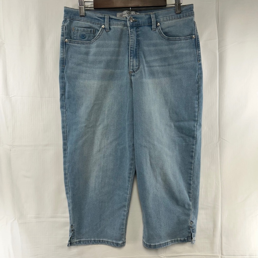 Gloria Vanderbilt Amanda Capri Jeans Womens 12 Light Blue Stretch High Rise